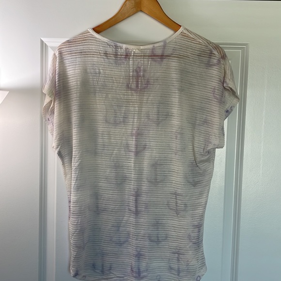 Cream Top With Lilac Arrow Designs - Picture 2 of 8